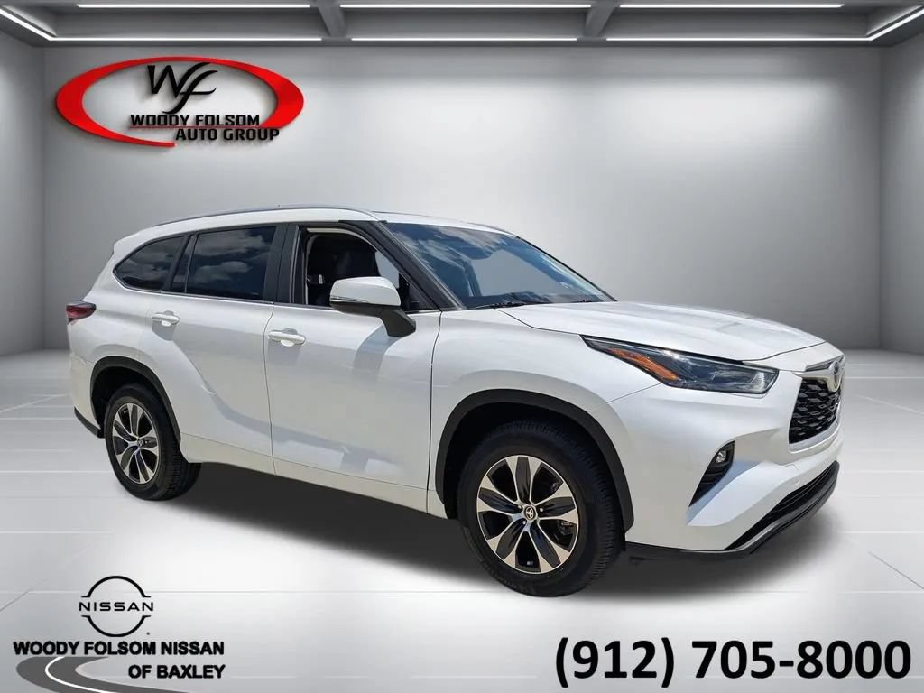 Used 2023 Toyota Highlander XLE FWD 360° Tour