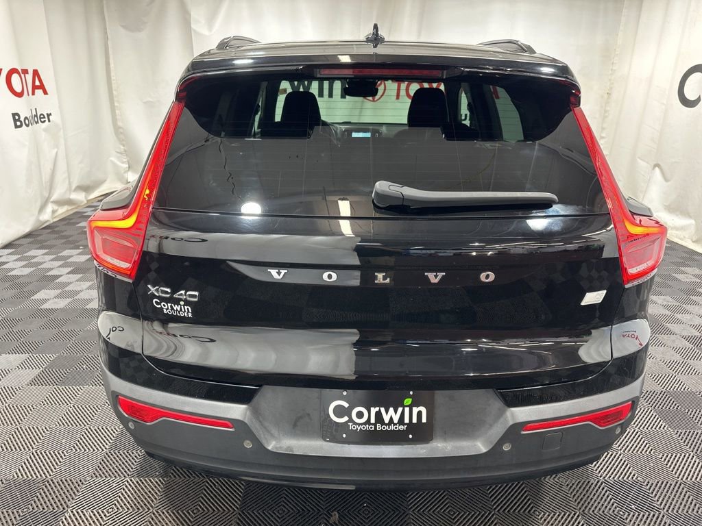 Used 2021 Volvo XC40 P8 Recharge image 7