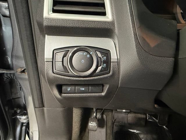 Used 2014 Ford Explorer XLT w/ Equipment Group 201A AWD/4WD image 11