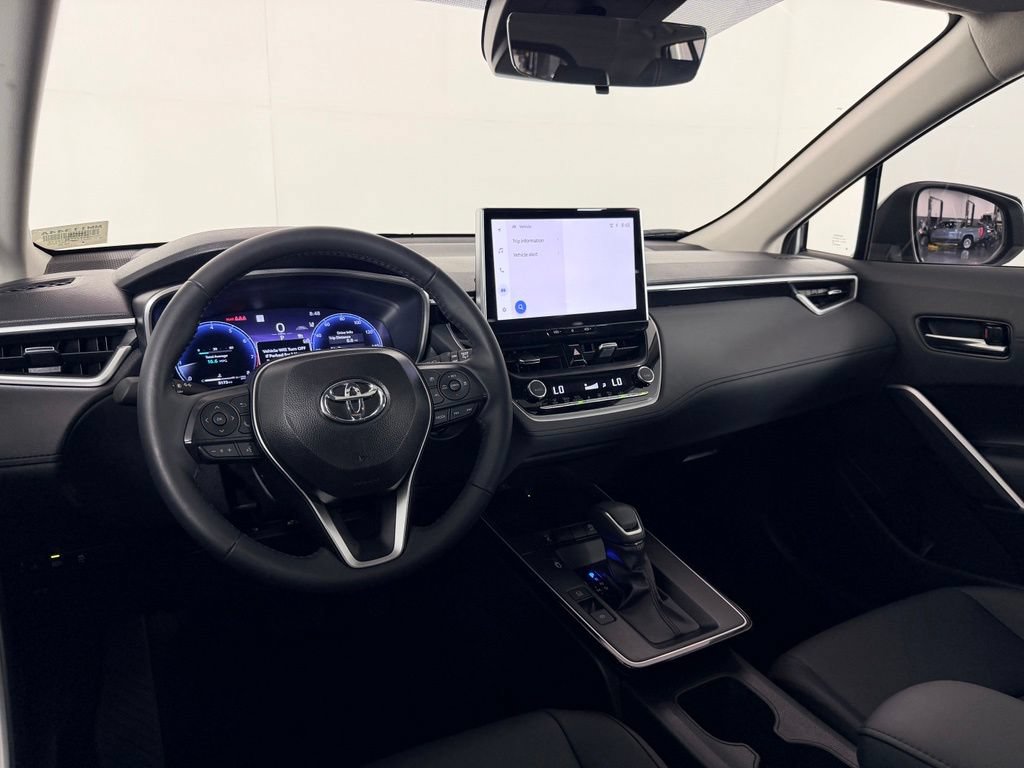 Used 2026 Toyota Corolla Cross XLE w/ Convenience Package FWD image 14