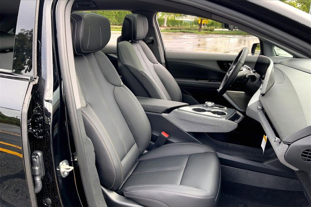 New 2026 Cadillac Optiq Luxury 1 image 35