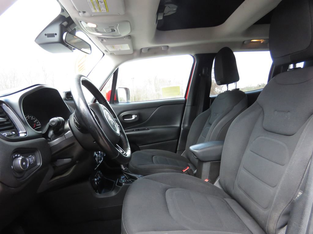 Used 2017 Jeep Renegade Altitude image 10