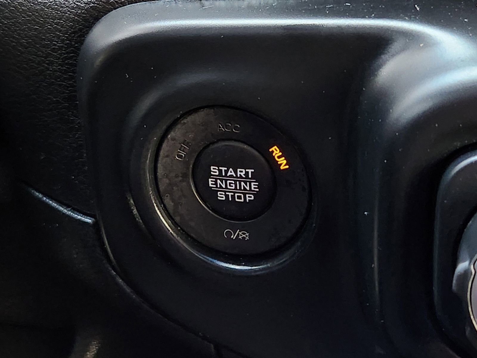 Used 2020 Jeep Gladiator Overland w/ Dual Top Group image 26