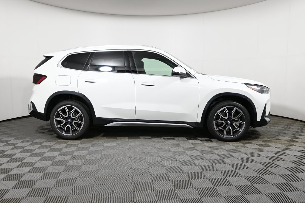 New 2026 BMW X1 xDrive28i w/ Convenience Package AWD/4WD image 8