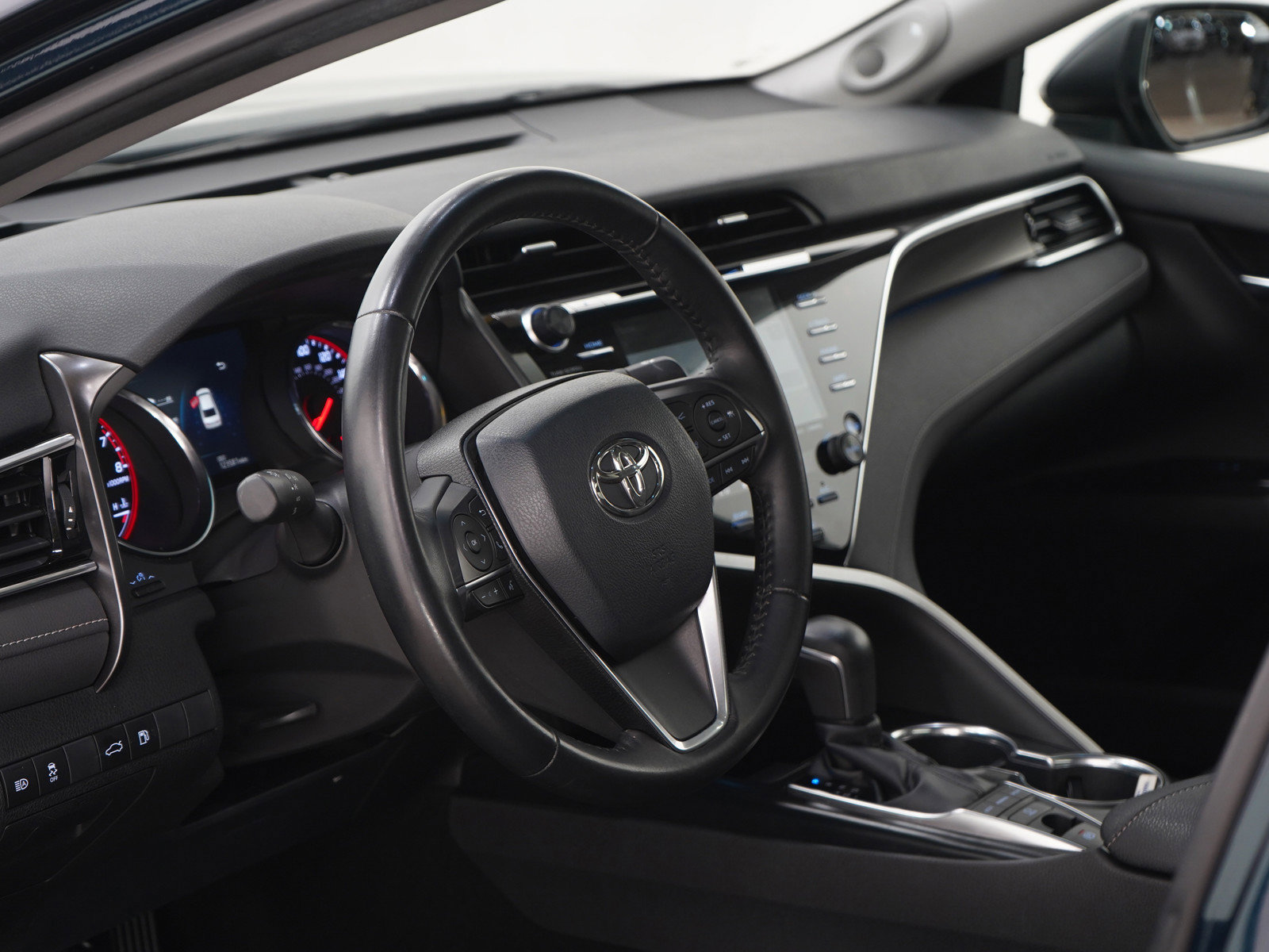 Used 2018 Toyota Camry XSE FWD image 22