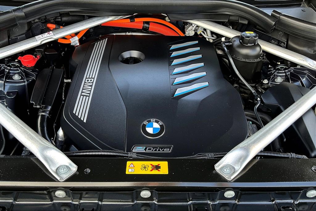 Used 2022 BMW X5 xDrive45e w/ Climate Comfort Package image 43