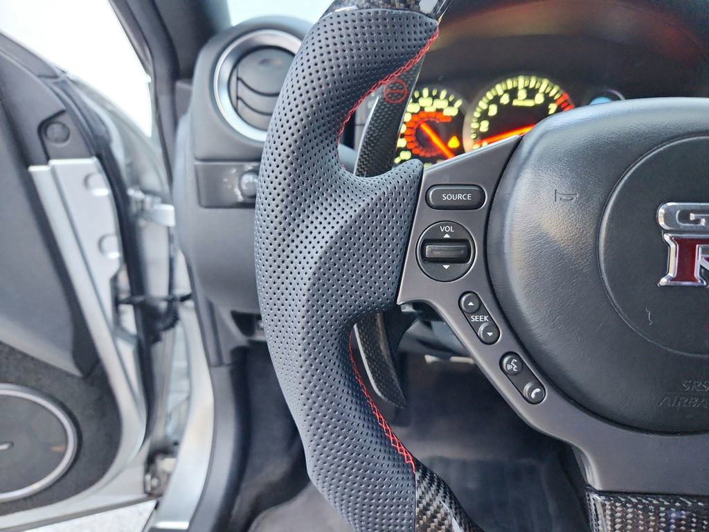 Used 2010 Nissan GT-R Premium AWD/4WD image 22