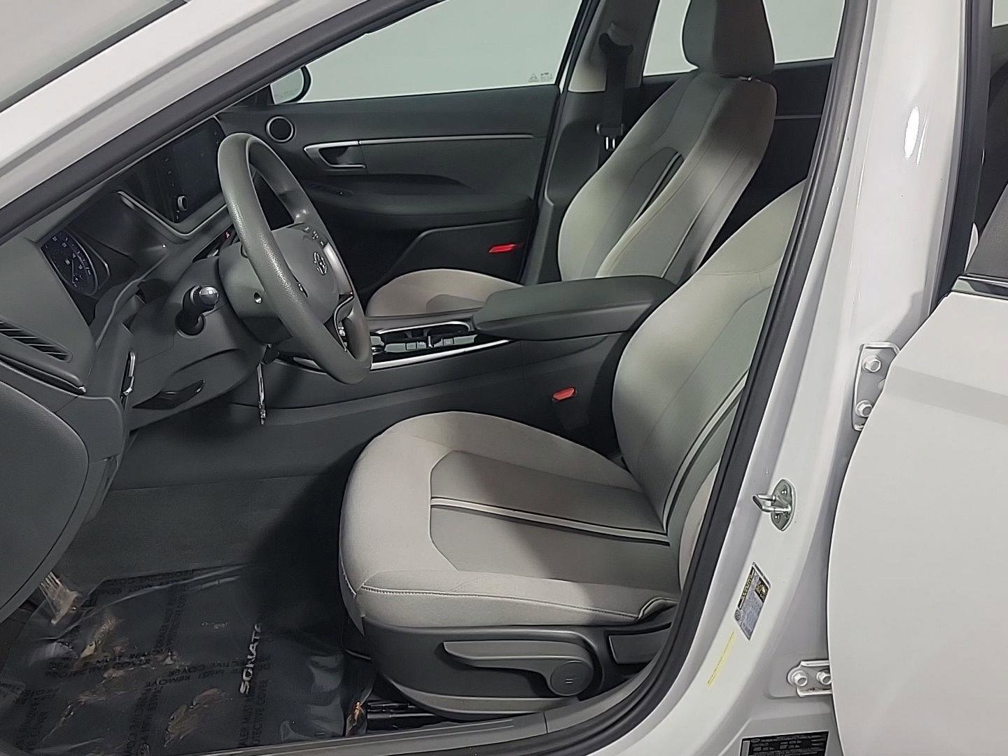 Used 2022 Hyundai Sonata SE image 19