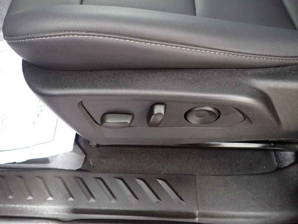 Used 2024 Chevrolet Colorado LT w/ LT Convenience Package III AWD/4WD image 24