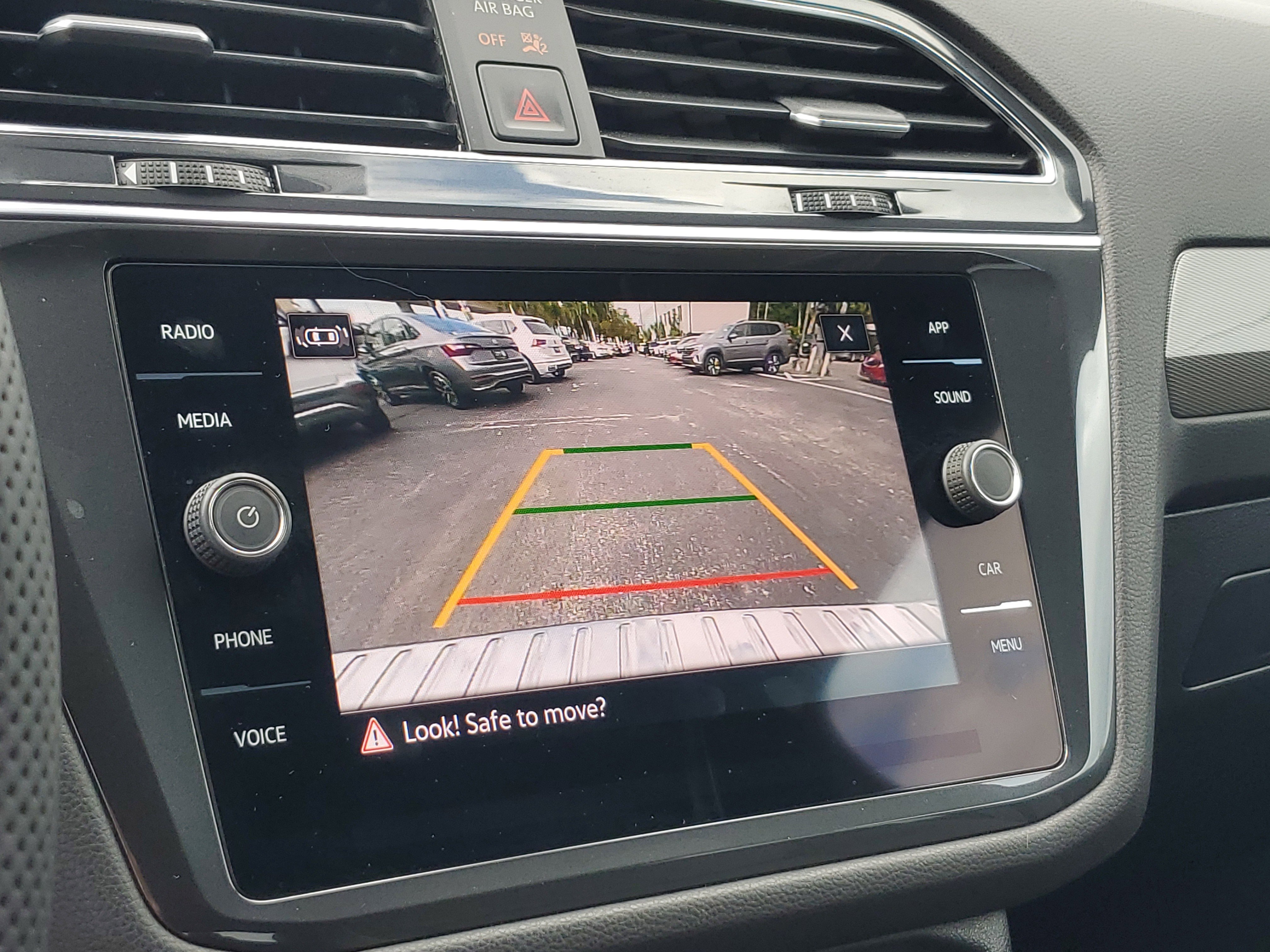 Used 2022 Volkswagen Tiguan SE R-Line FWD image 25