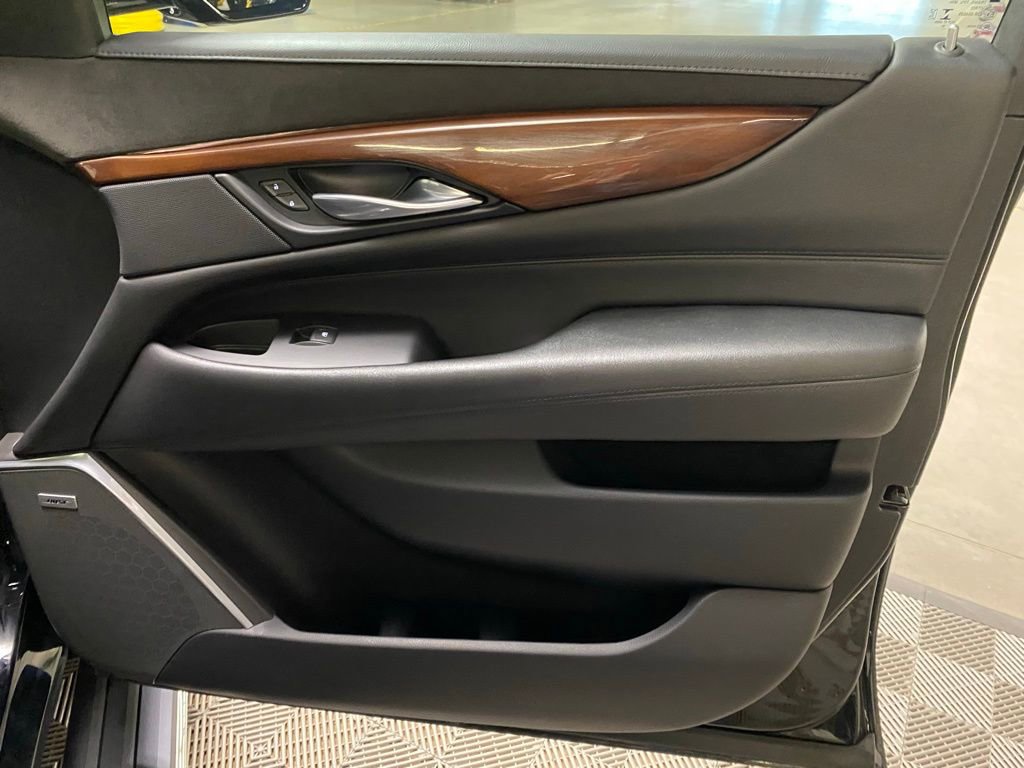 Used 2019 Cadillac Escalade Premium Luxury AWD/4WD image 16