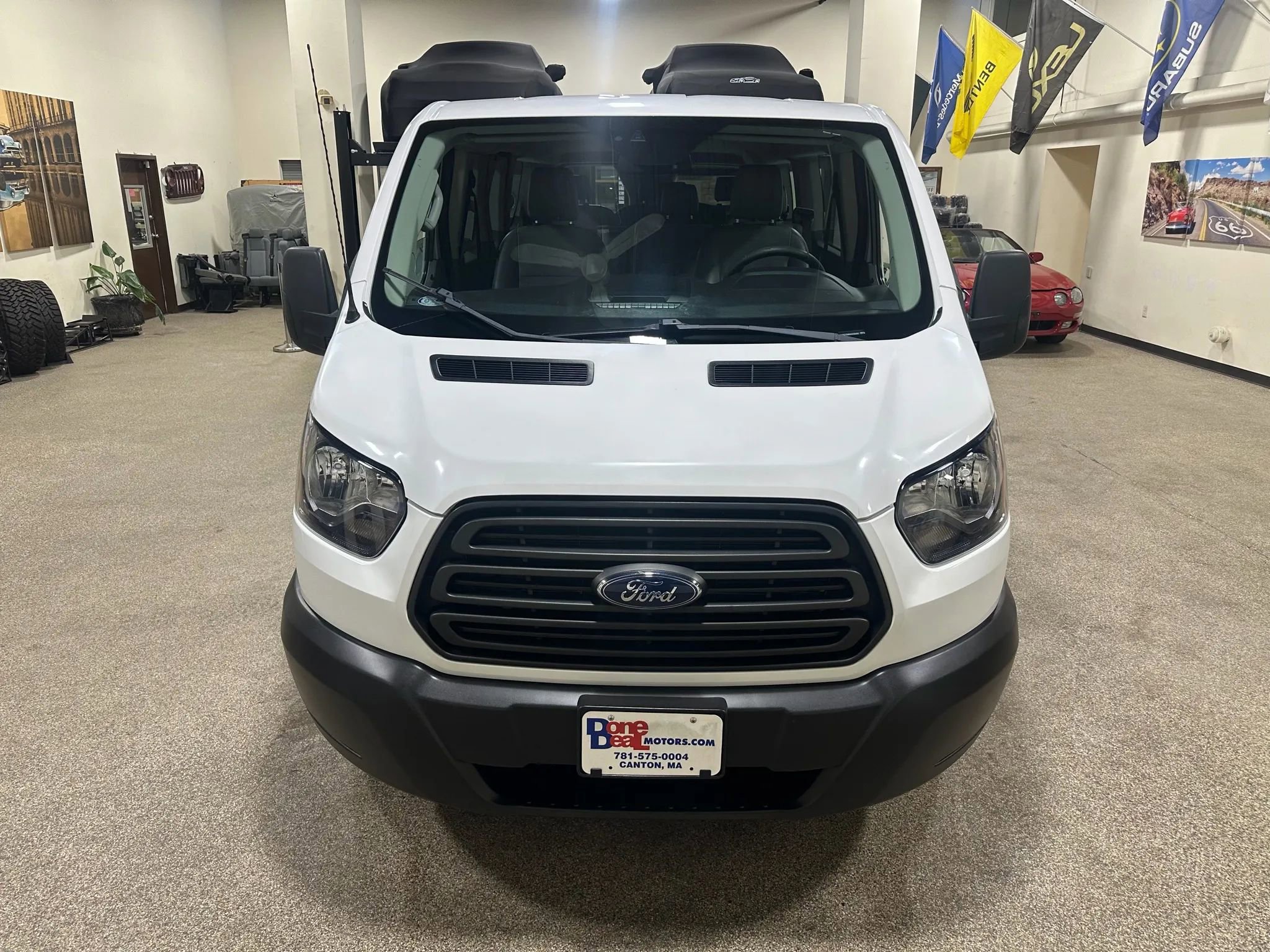 Used 2019 Ford Transit 150 XL image 4