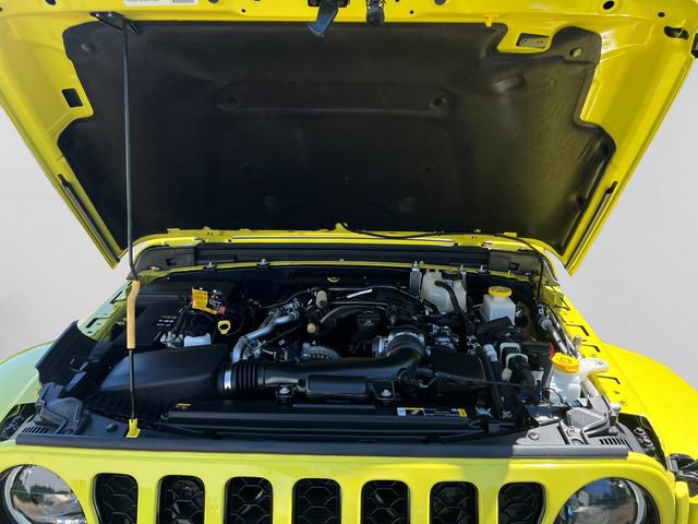 Used 2023 Jeep Gladiator Sport AWD/4WD image 19