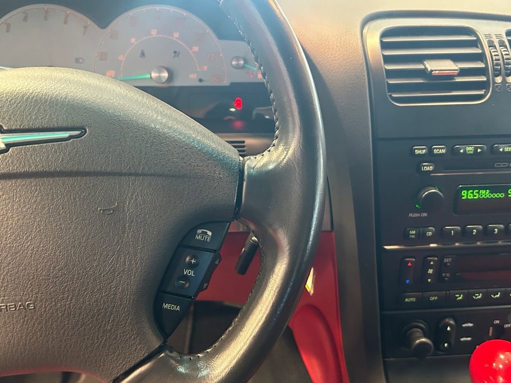 Used 2002 Ford Thunderbird image 33