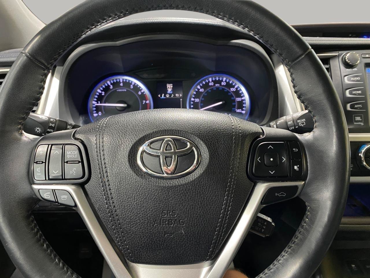 Used 2016 Toyota Highlander Limited Platinum AWD/4WD image 14