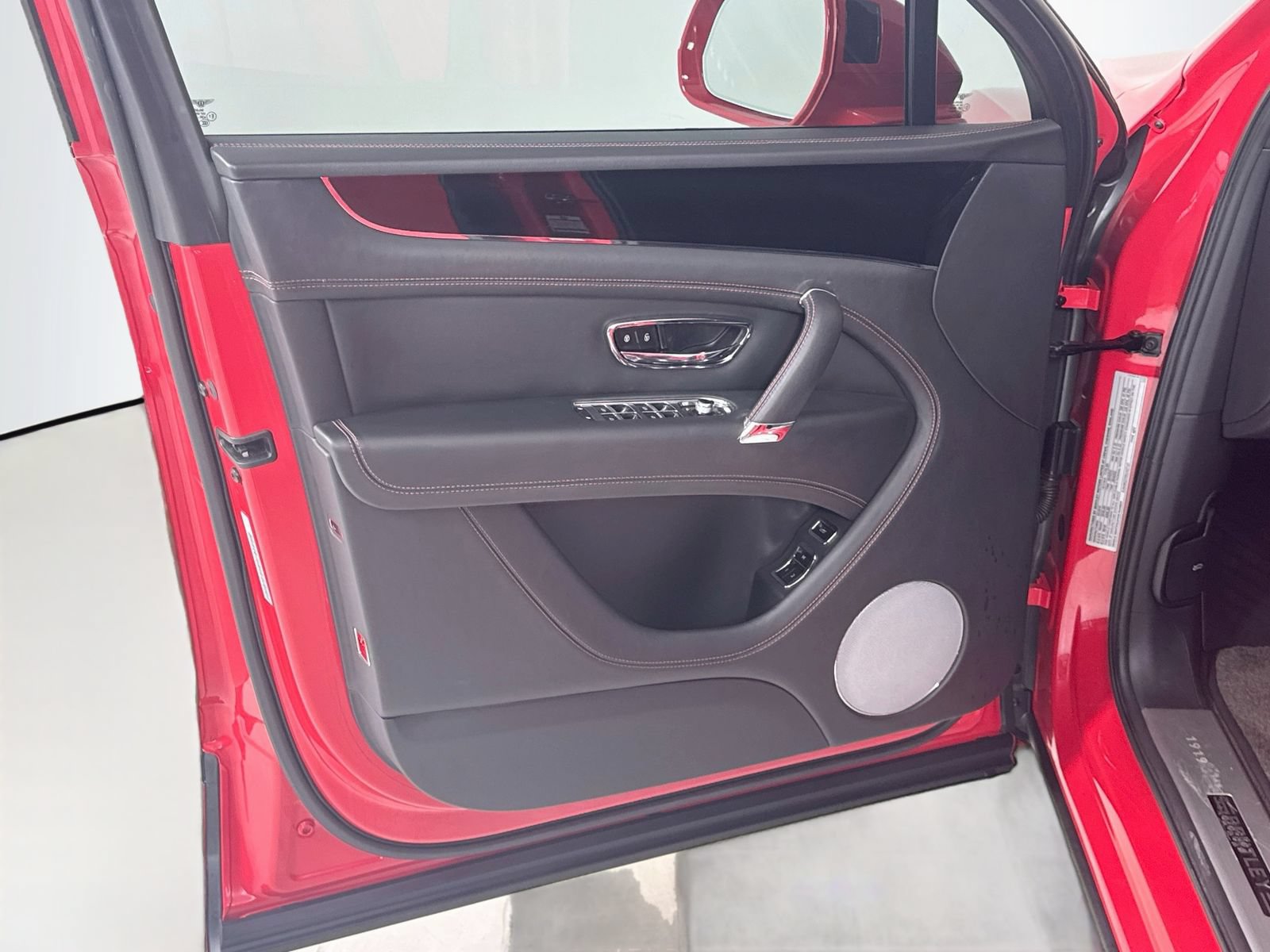 Certified 2019 Bentley Bentayga AWD/4WD image 16
