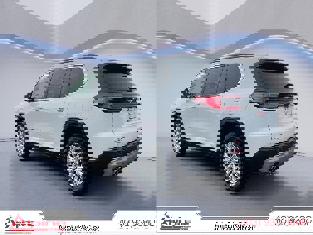 Used 2024 GMC Acadia Elevation image 3