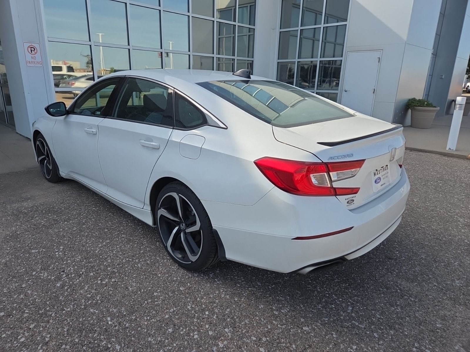 Used 2022 Honda Accord Sport image 3