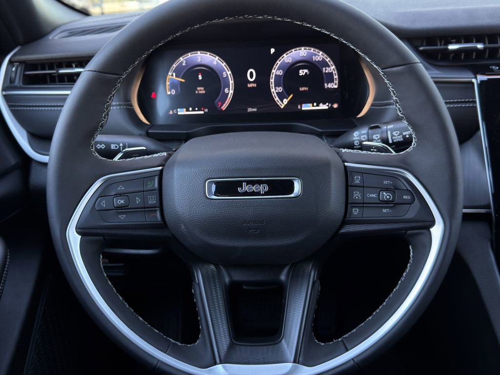 New 2025 Jeep Grand Cherokee L Altitude image 11