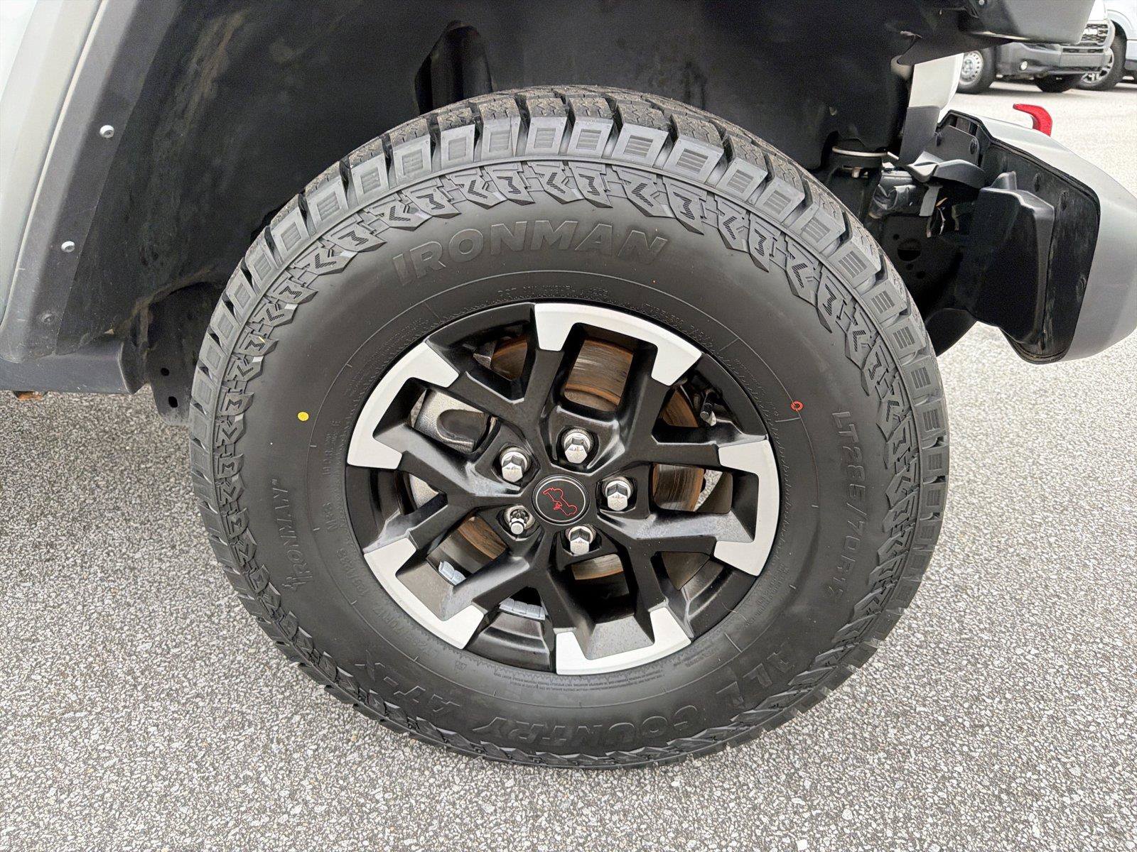 Used 2025 Jeep Wrangler Unlimited Rubicon AWD/4WD image 11