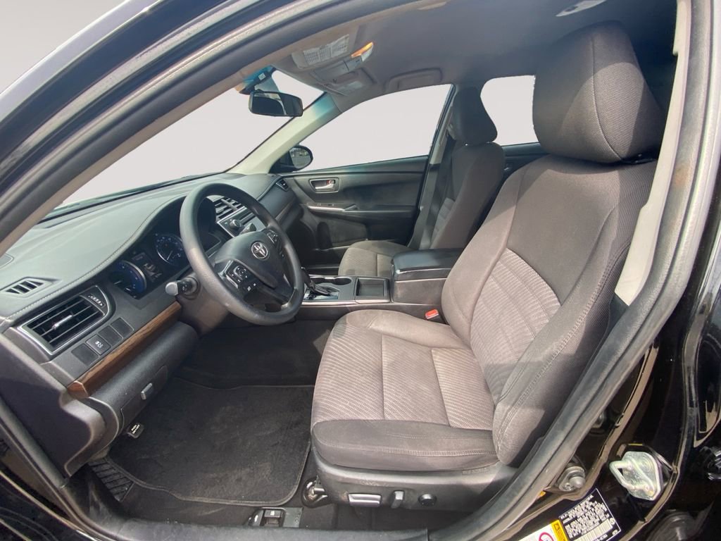 Used 2016 Toyota Camry LE image 9