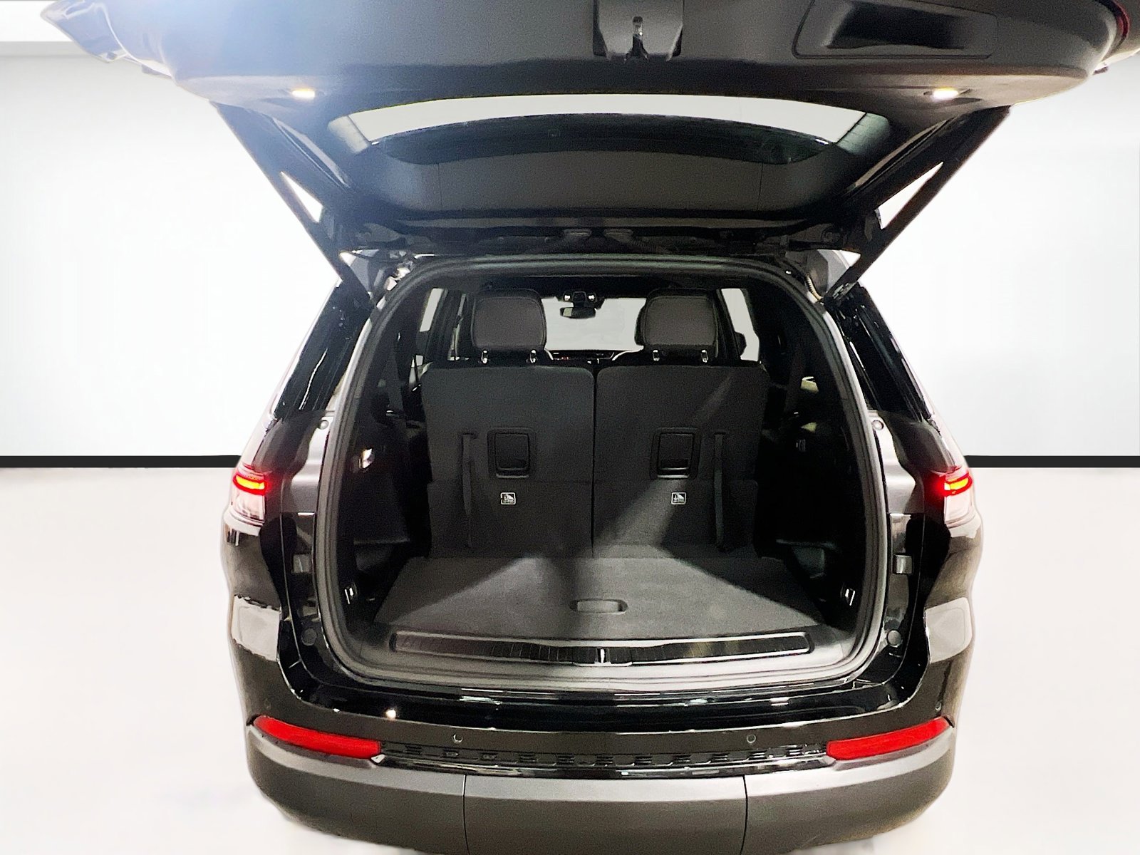 Used 2022 Jeep Grand Cherokee L Laredo RWD image 18