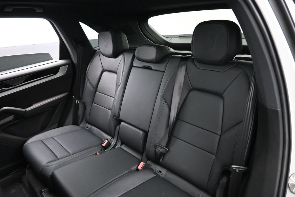Certified 2025 Porsche Cayenne S AWD/4WD image 25