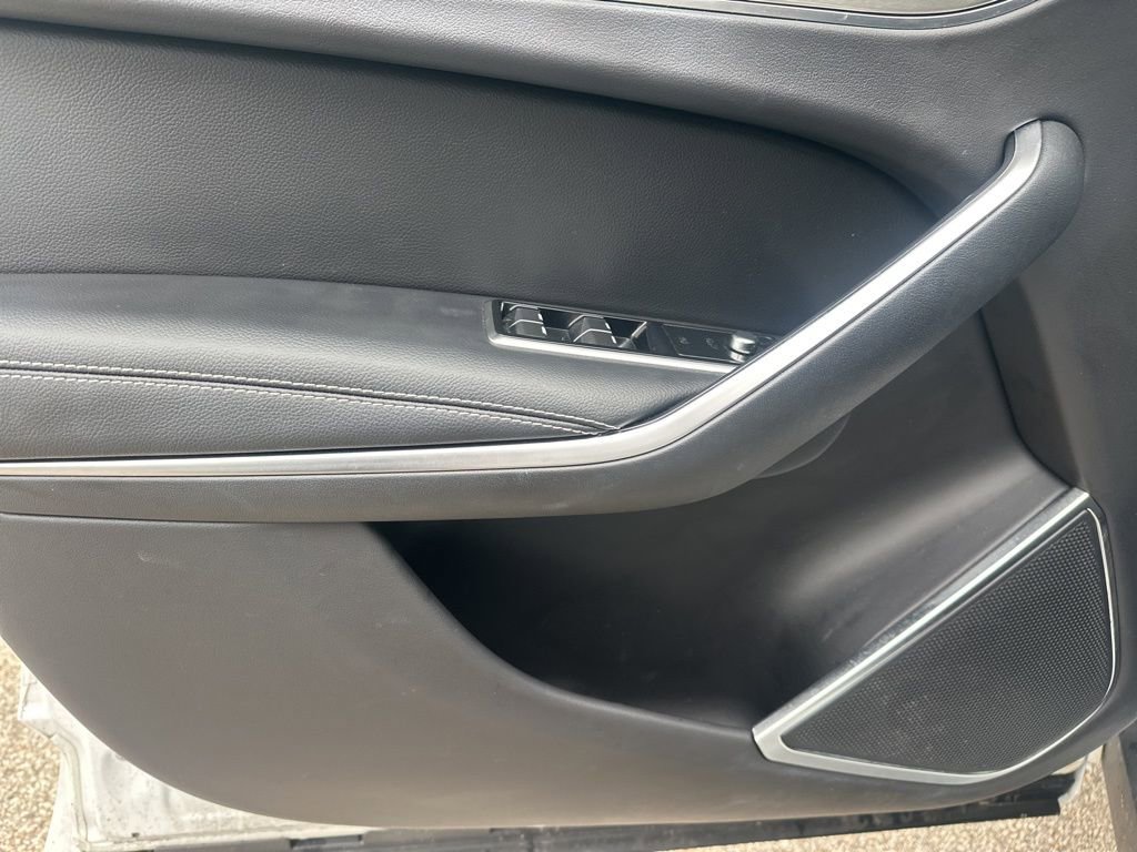 Used 2025 Jaguar F-PACE R-Dynamic S image 12