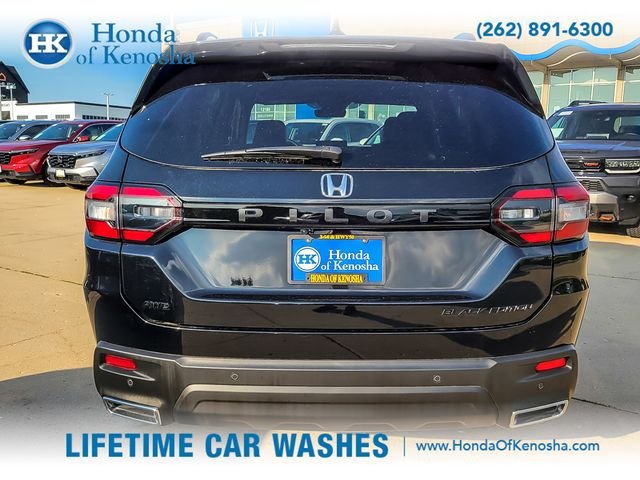 Certified 2025 Honda Pilot Black Edition image 6