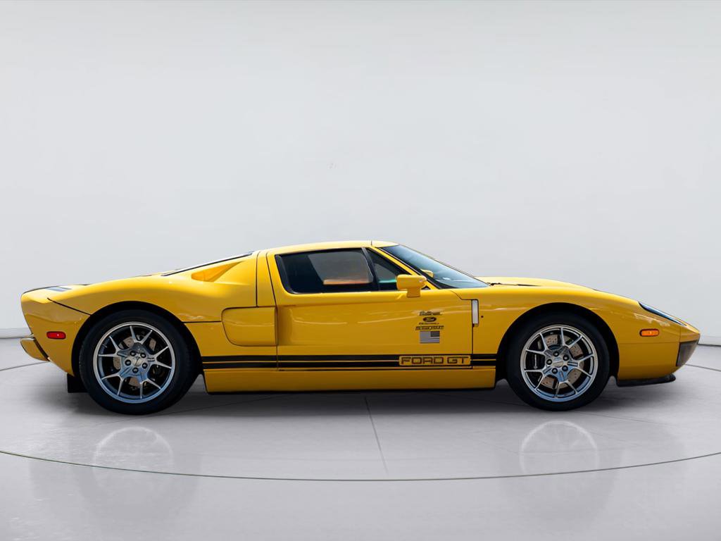 Used 2006 Ford GT RWD image 4