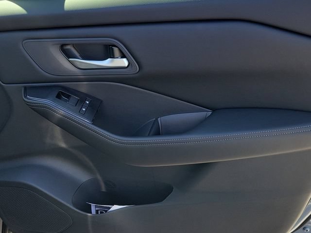 New 2026 Nissan Rogue SV FWD image 36