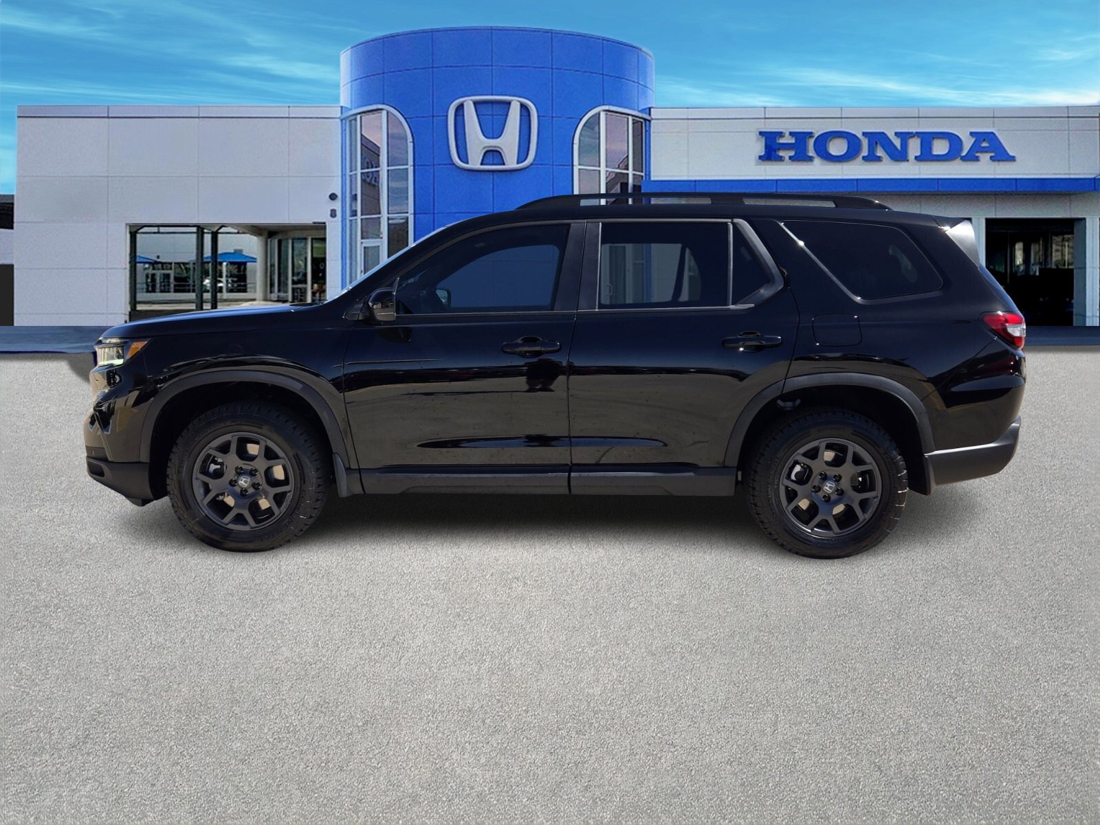 New 2025 Honda Pilot TrailSport image 3