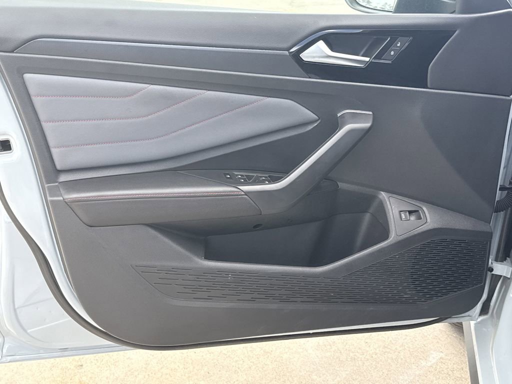 Used 2025 Volkswagen Jetta GLI Autobahn w/ GLI Black Package image 9