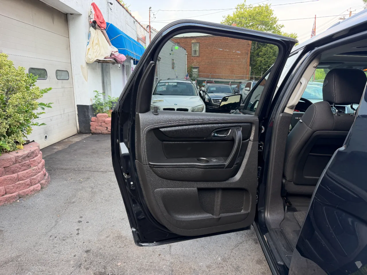 Used 2013 GMC Acadia SLE FWD image 31