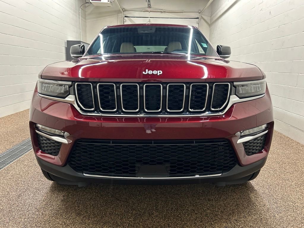 Used 2025 Jeep Grand Cherokee Limited w/ Trailer Tow Package AWD/4WD image 6