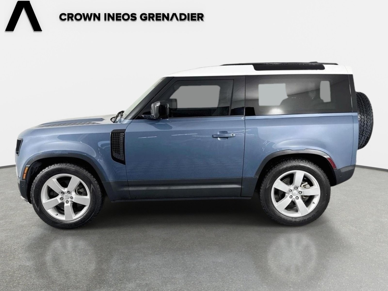 Used 2023 Land Rover Defender 90 S AWD/4WD image 8