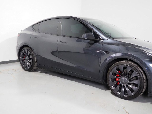 Used 2024 Tesla Model Y Performance image 43