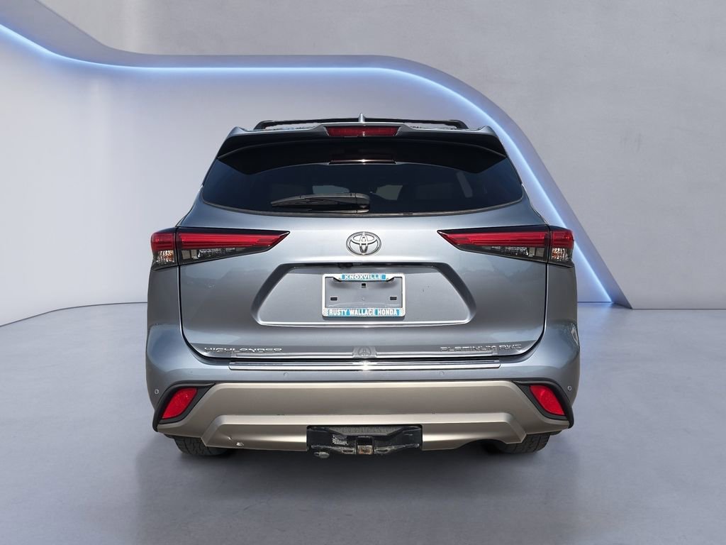 Used 2022 Toyota Highlander Platinum image 4