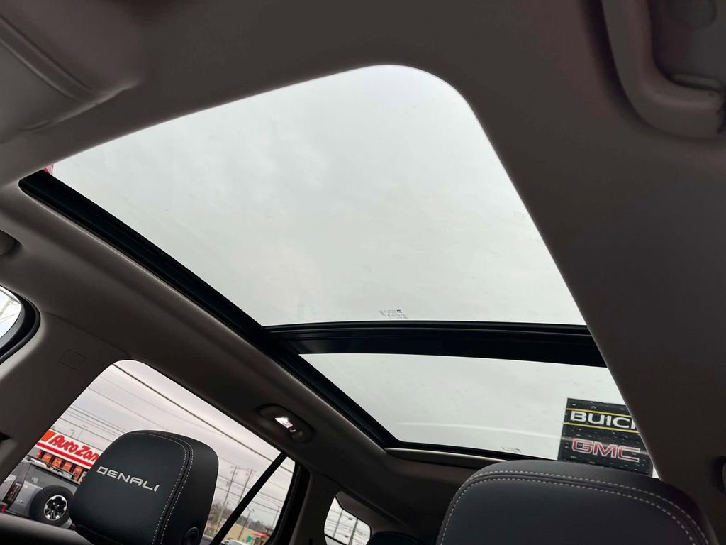 Used 2024 GMC Terrain Denali w/ Denali Premium Package image 38