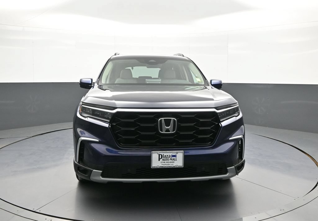 Certified 2024 Honda Pilot Touring image 2
