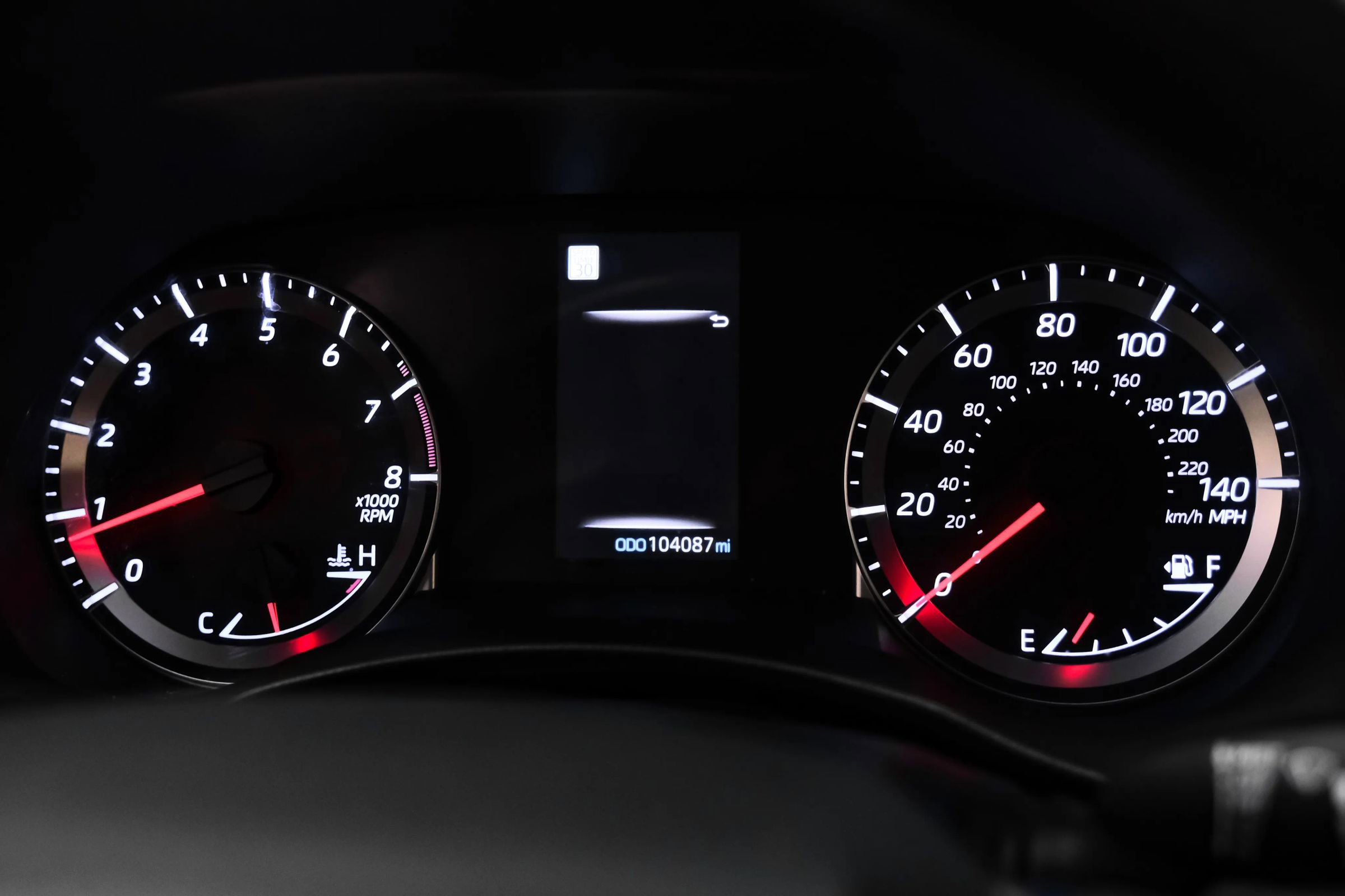 Used 2020 Toyota Highlander L FWD image 14