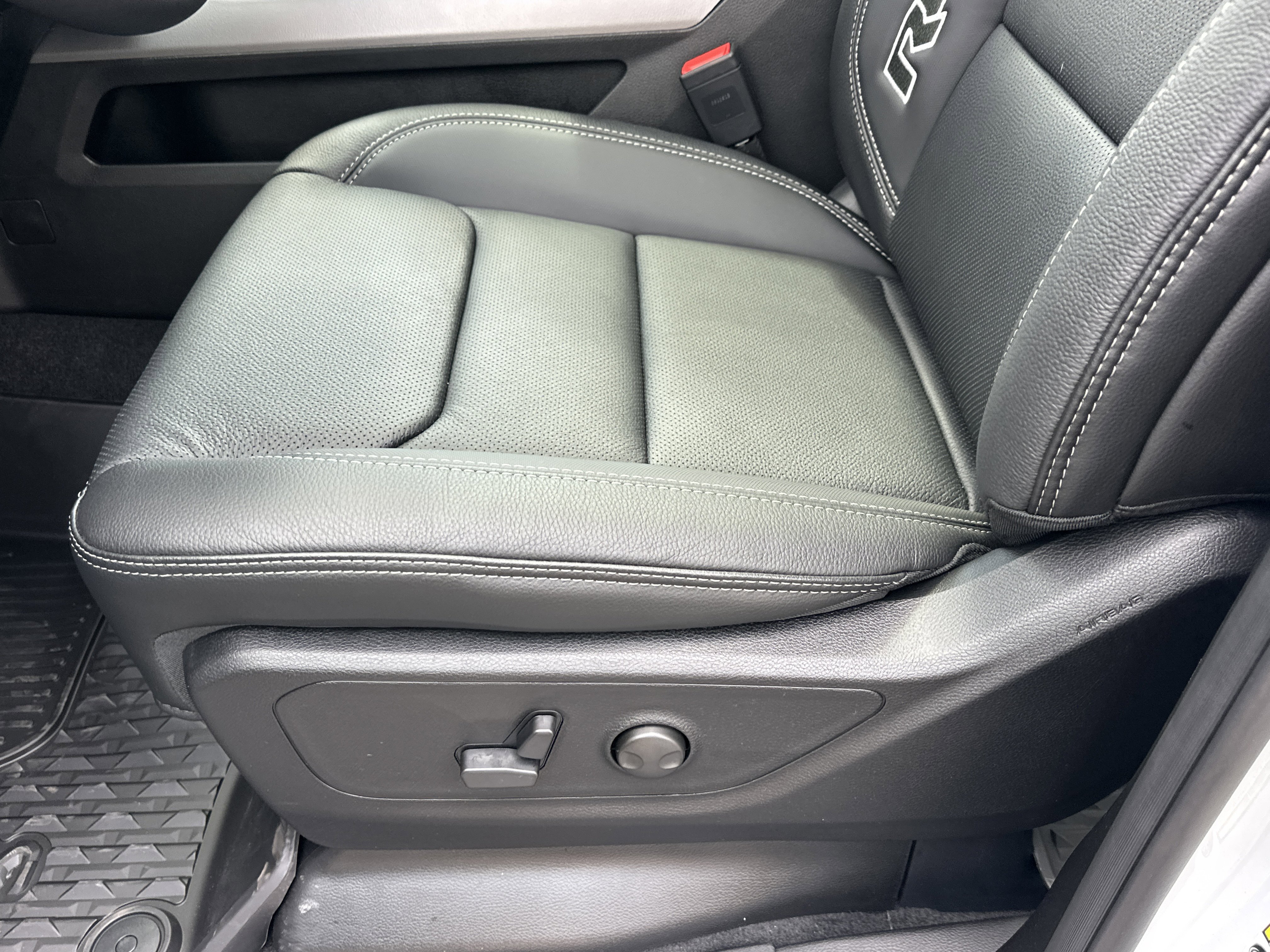 New 2026 RAM 1500 Rebel w/ Rebel Level 2 Equipment Group AWD/4WD image 30