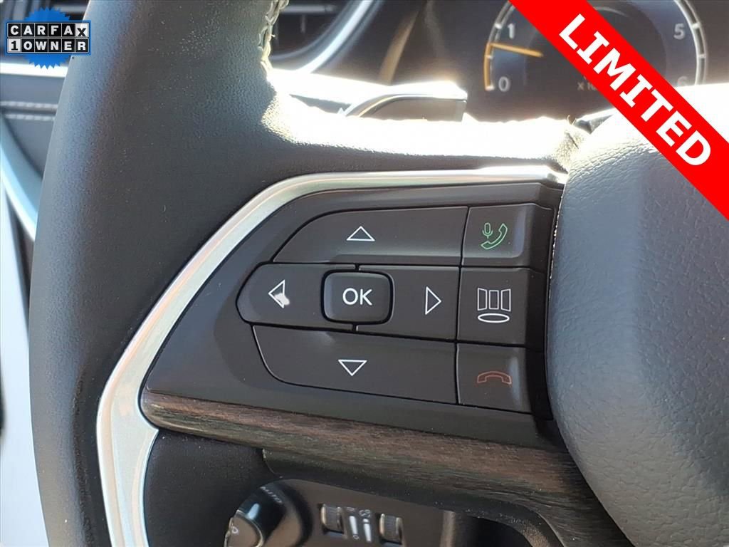 Used 2023 Jeep Grand Cherokee Limited image 16