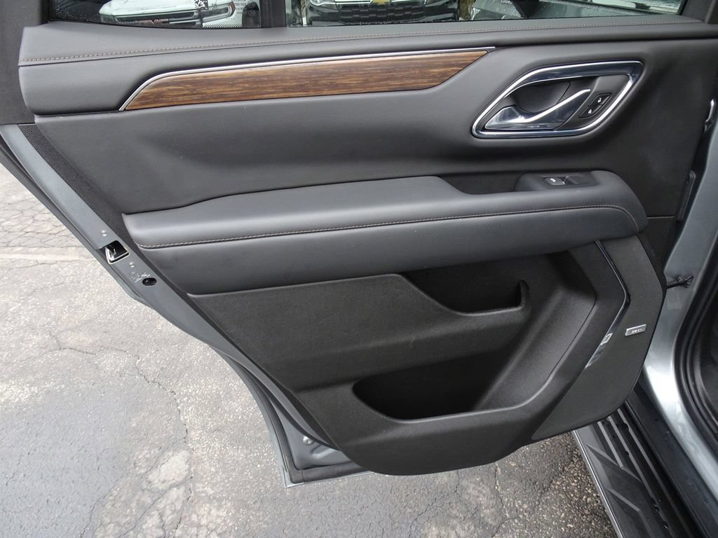 Used 2023 Chevrolet Tahoe High Country w/ Advanced Technology Package AWD/4WD image 18