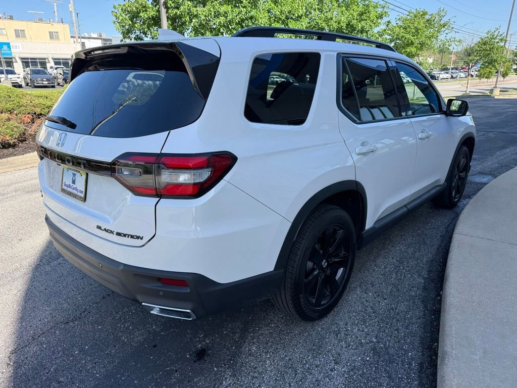 Used 2025 Honda Pilot Black Edition image 11