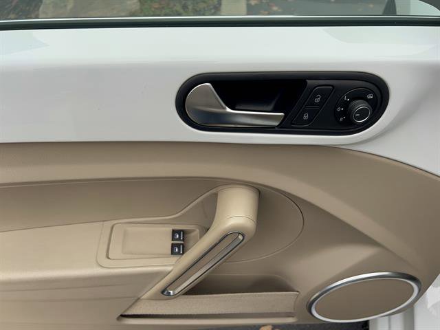 Used 2019 Volkswagen Beetle 2.0T SE w/ SE Premium Package image 14