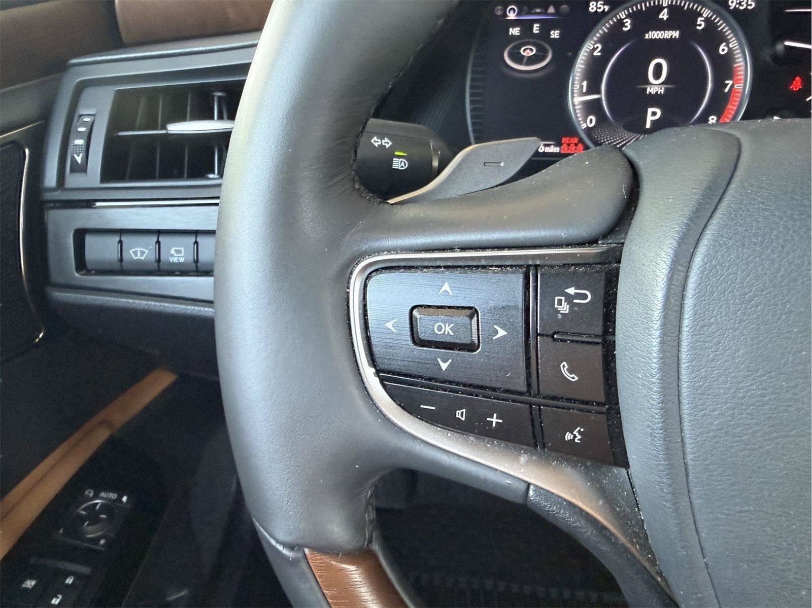 Used 2024 Lexus ES 350 Ultra Luxury w/ Accessory Package (Z2) FWD image 12