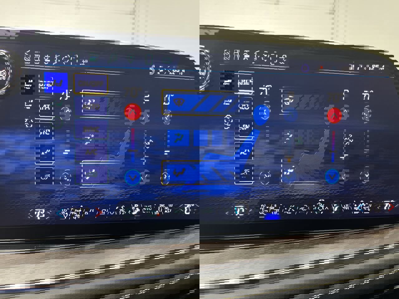 Certified 2025 Chevrolet Suburban Premier w/ Sun And Tow Package AWD/4WD image 23