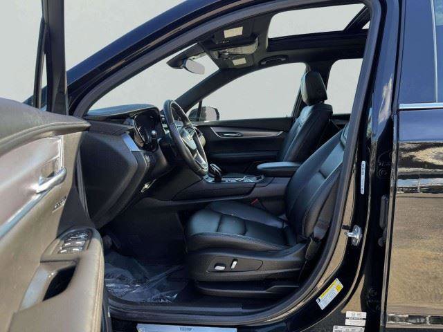 Used 2024 Cadillac XT6 Luxury w/ LPO, Floor Liner Package FWD image 19