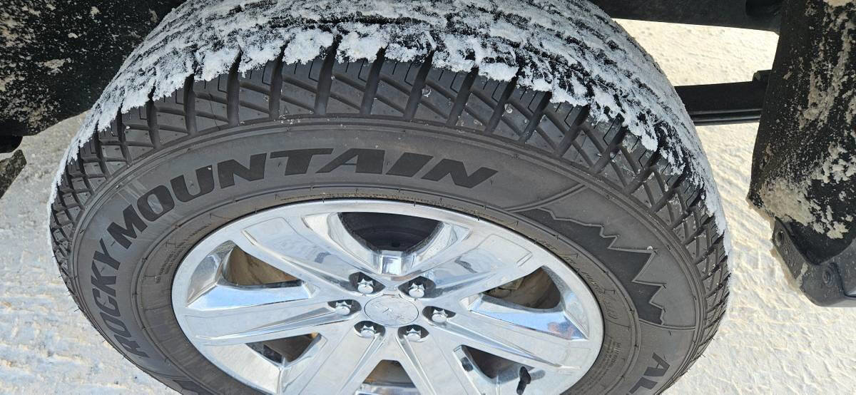 Used 2016 GMC Canyon SLT w/ Driver Alert Package image 9